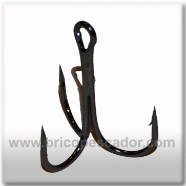 Anzuelo triple negro #4